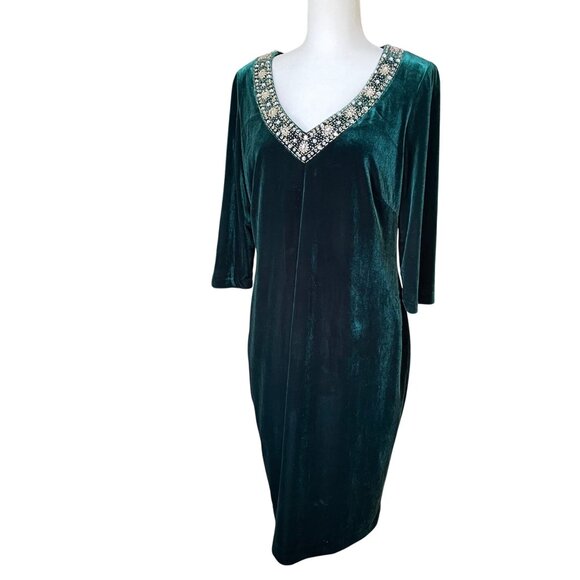 SLNY Green Velvet Dress Rhinestone Embellished Beaded Rhinestone Necklace 3/4 - Picture 1 of 10